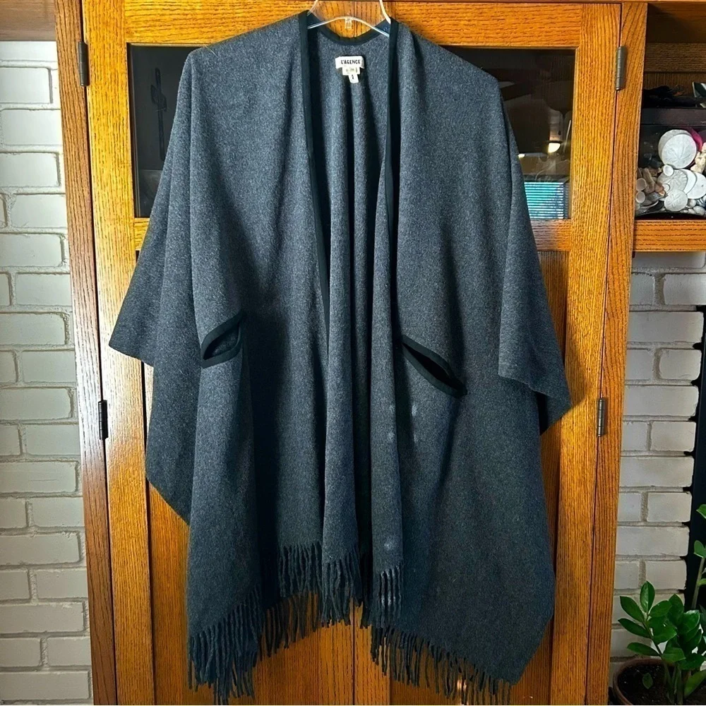 L’AGENCE Wool / Cashmere Fringed Gray Cape | One Size
